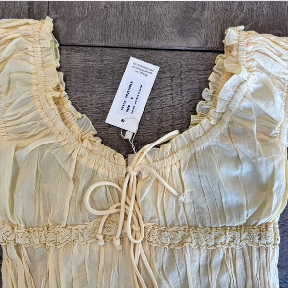 Sim & Sam Butter Yellow Tie Front Ruffle Lace Top
Small NWT Cottagecore - Picture 3 of 7